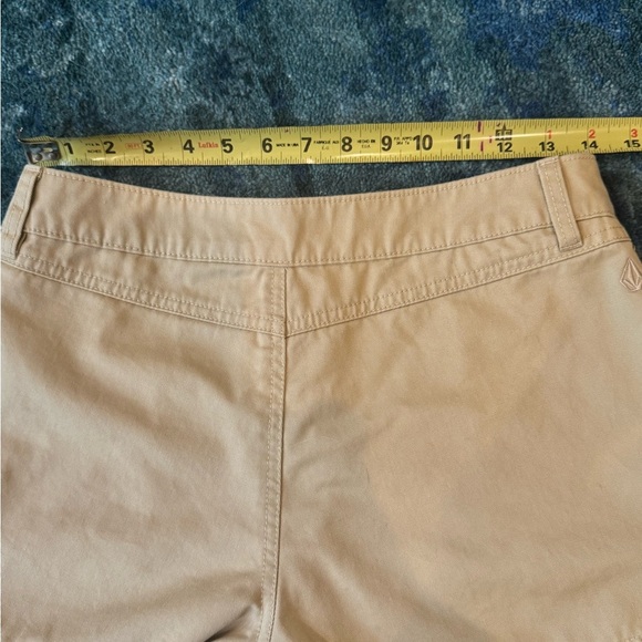 Volcom Khaki Chino Shorts Women’s 26 Coastal Cool Retro Preppy Surf Girl Beach - Picture 8 of 9